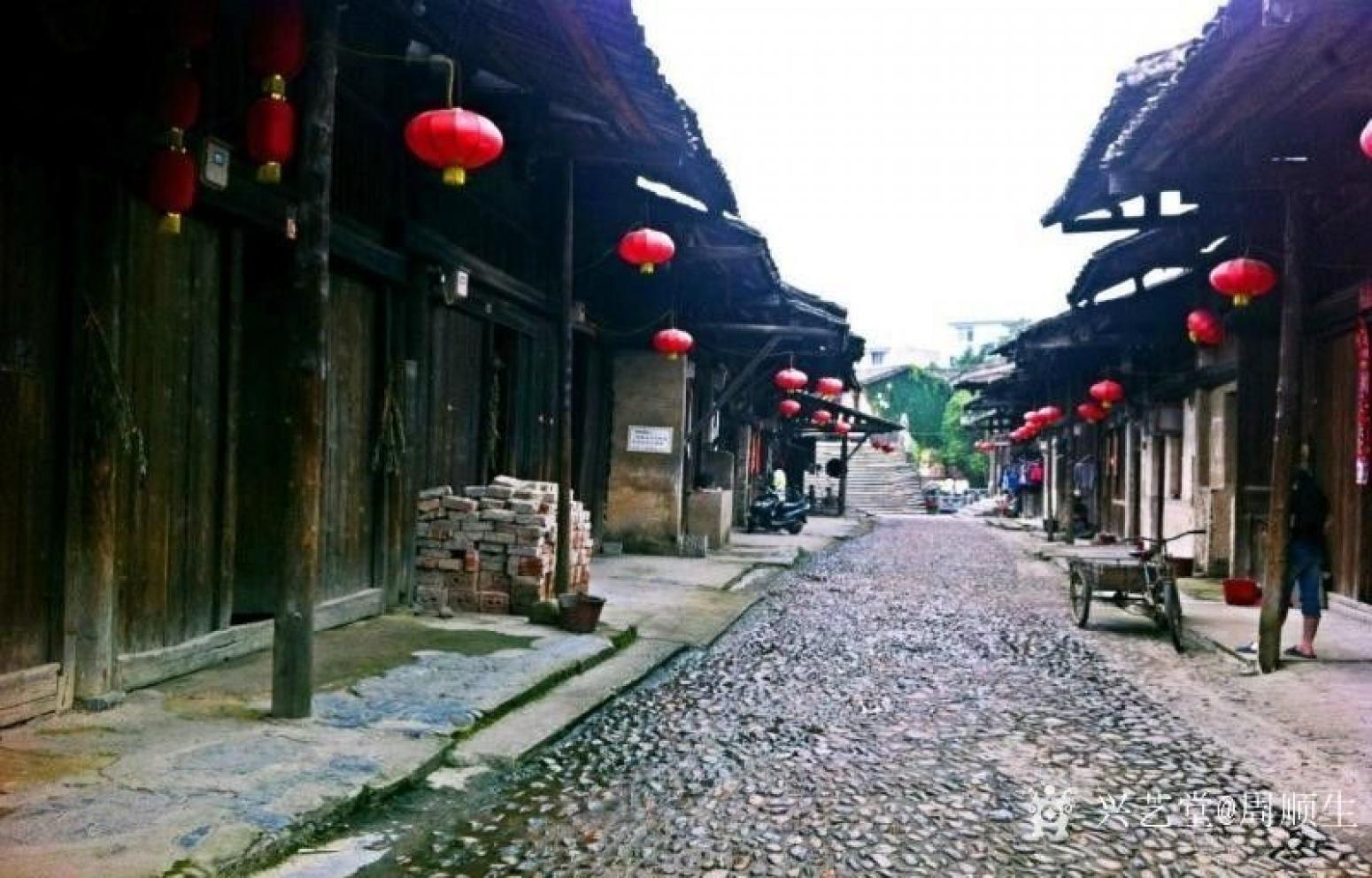 周順生國畫作品《四尺斗方大圩古鎮(zhèn)》【圖2】